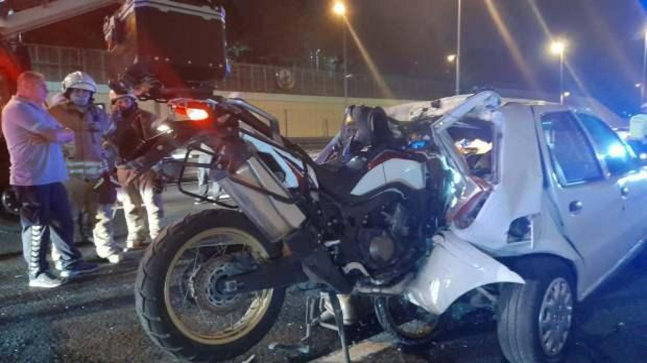 Otomobile ok gibi saplandı! E-5'te feci kaza