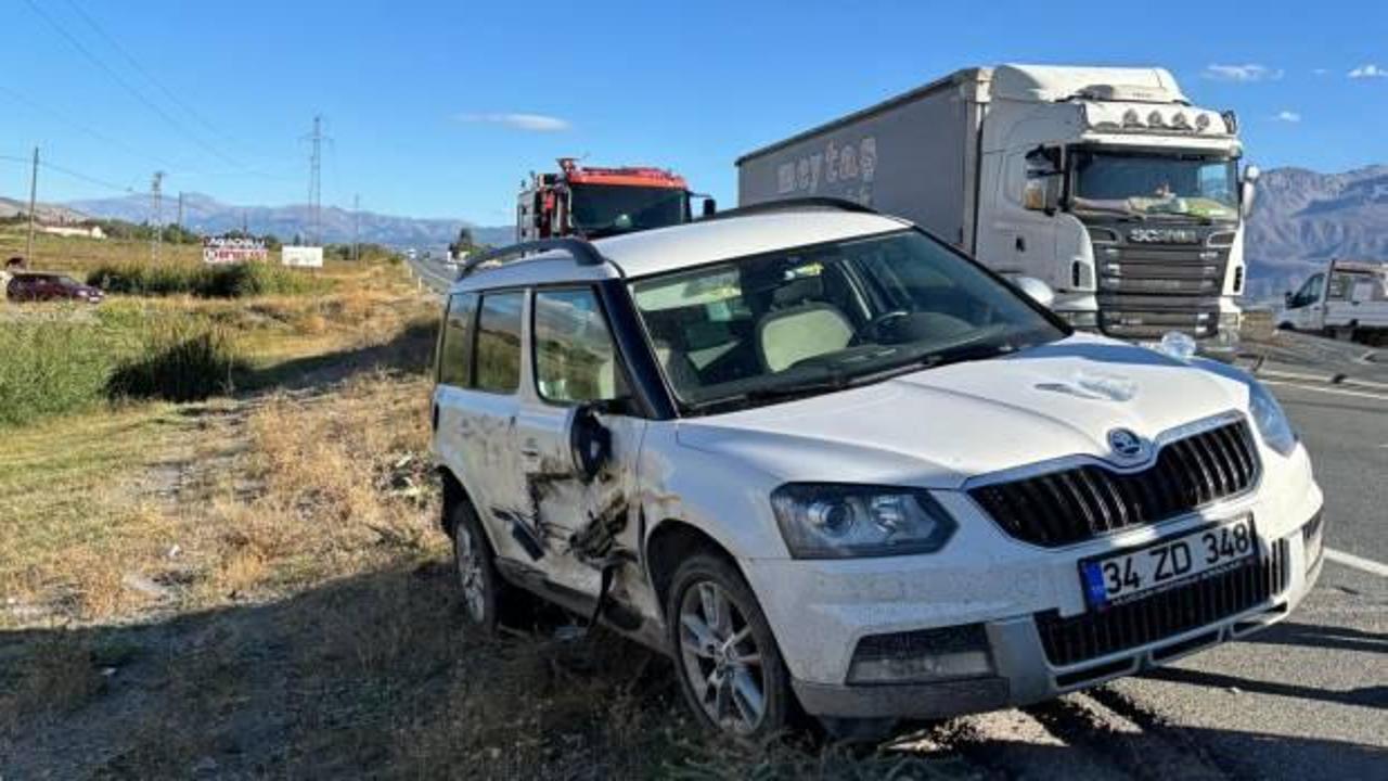 Otomobille kamyonun karıştığı kazada 3 yaralı