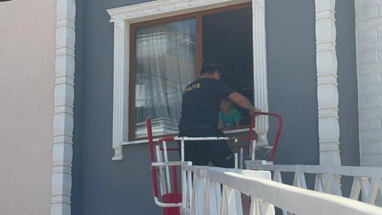 Oyun oynarken odada kilitli kalan çocuğu itfaiye kurtardı