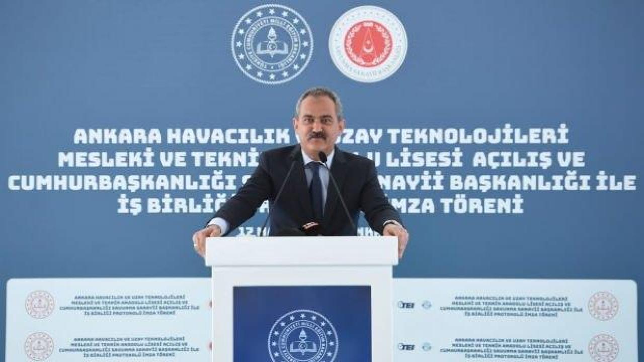 Özdemir Bayraktar’ın adı Türkiye’nin ilk uzay ve havacılık lisesinde yaşatılacak