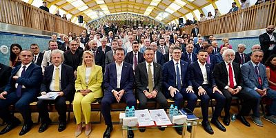 ÖZEL VE İMAMOĞLU ‘CHP YURT DIŞI ÖRGÜTLENME İKİNCİ YÜZYIL VİZYONU ÇALIŞTAYI’NDA KONUŞTU