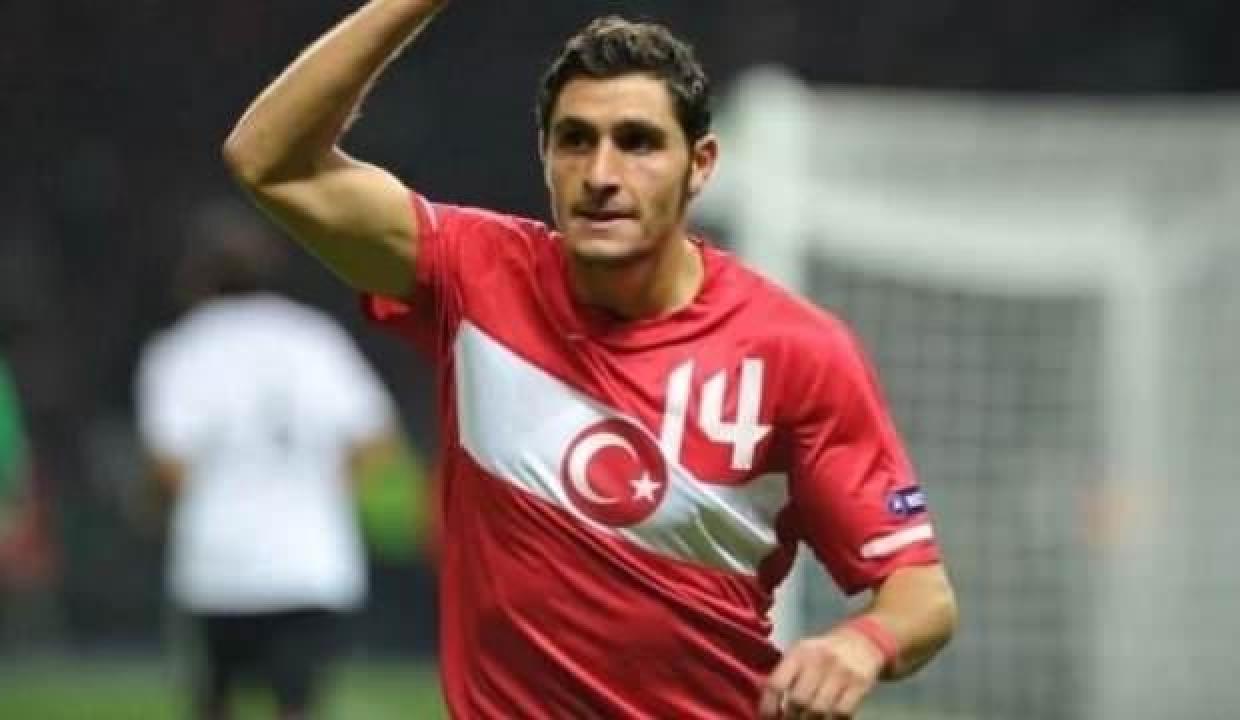 Özer Hurmacı, futbolu bıraktığını açıkladı!