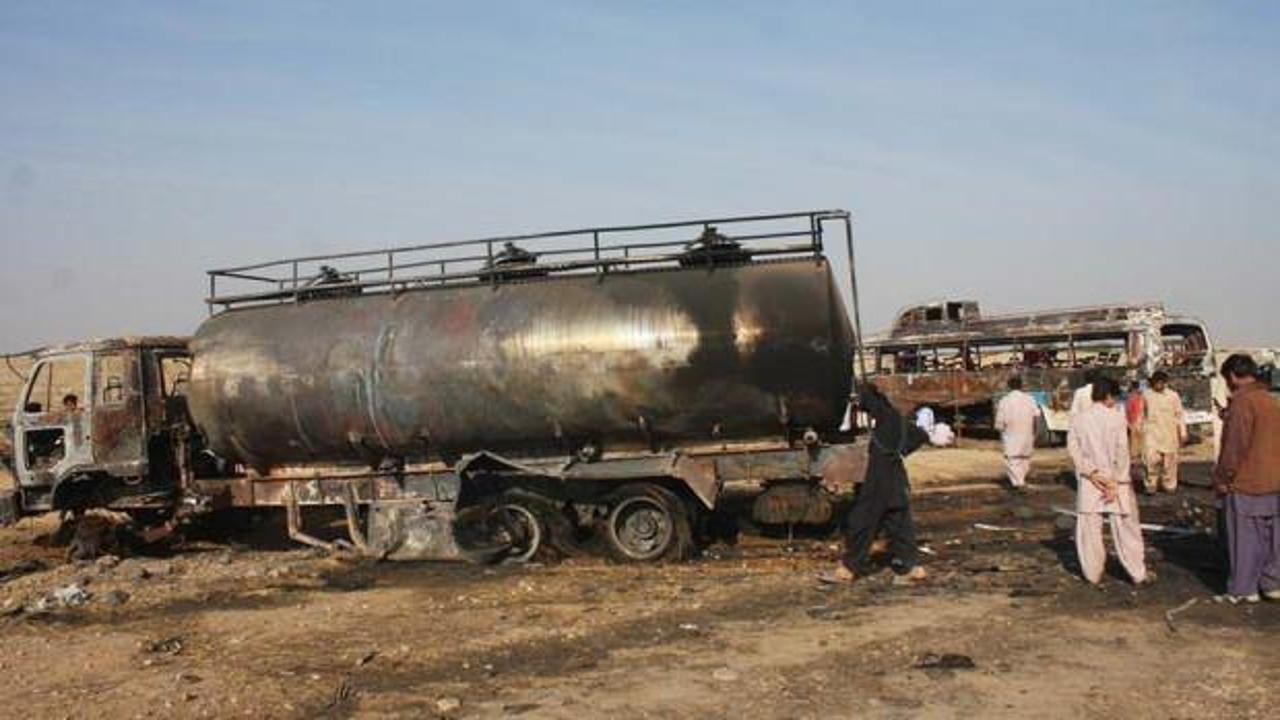 Pakistan’da can pazarı!  LPG yüklü tanker patladı: ölü var!