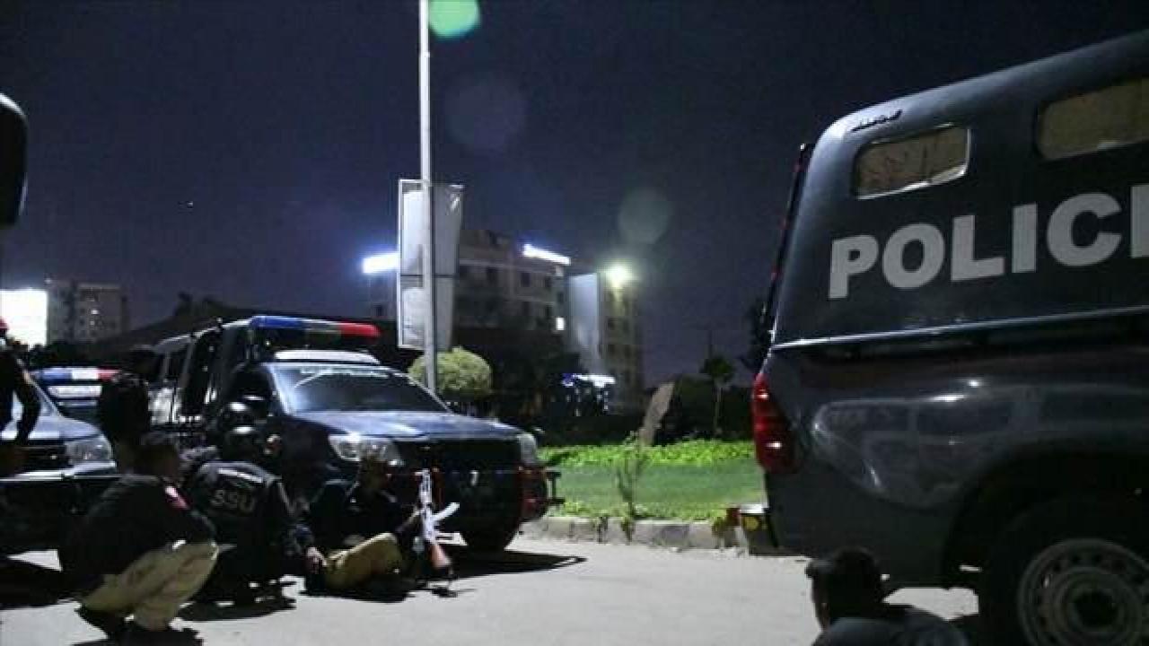 Pakistan'da intihar saldırısı: 9 polis hayatını kaybetti