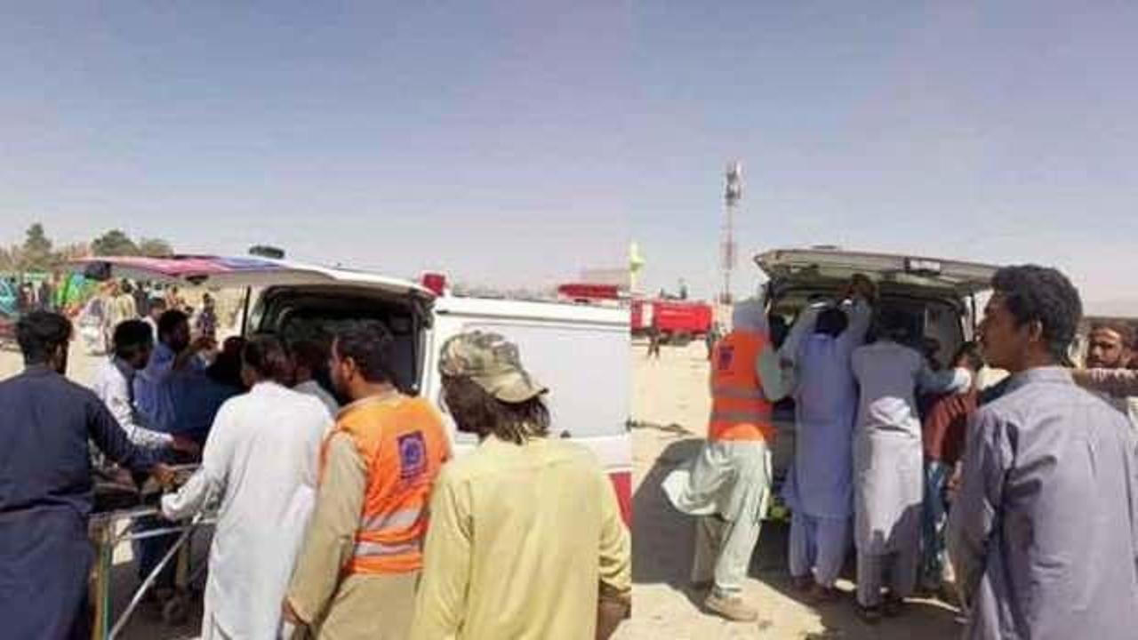 Pakistan'da Mevlit Kandili için toplananlara bombalı saldırı: 10 kişi şehit oldu