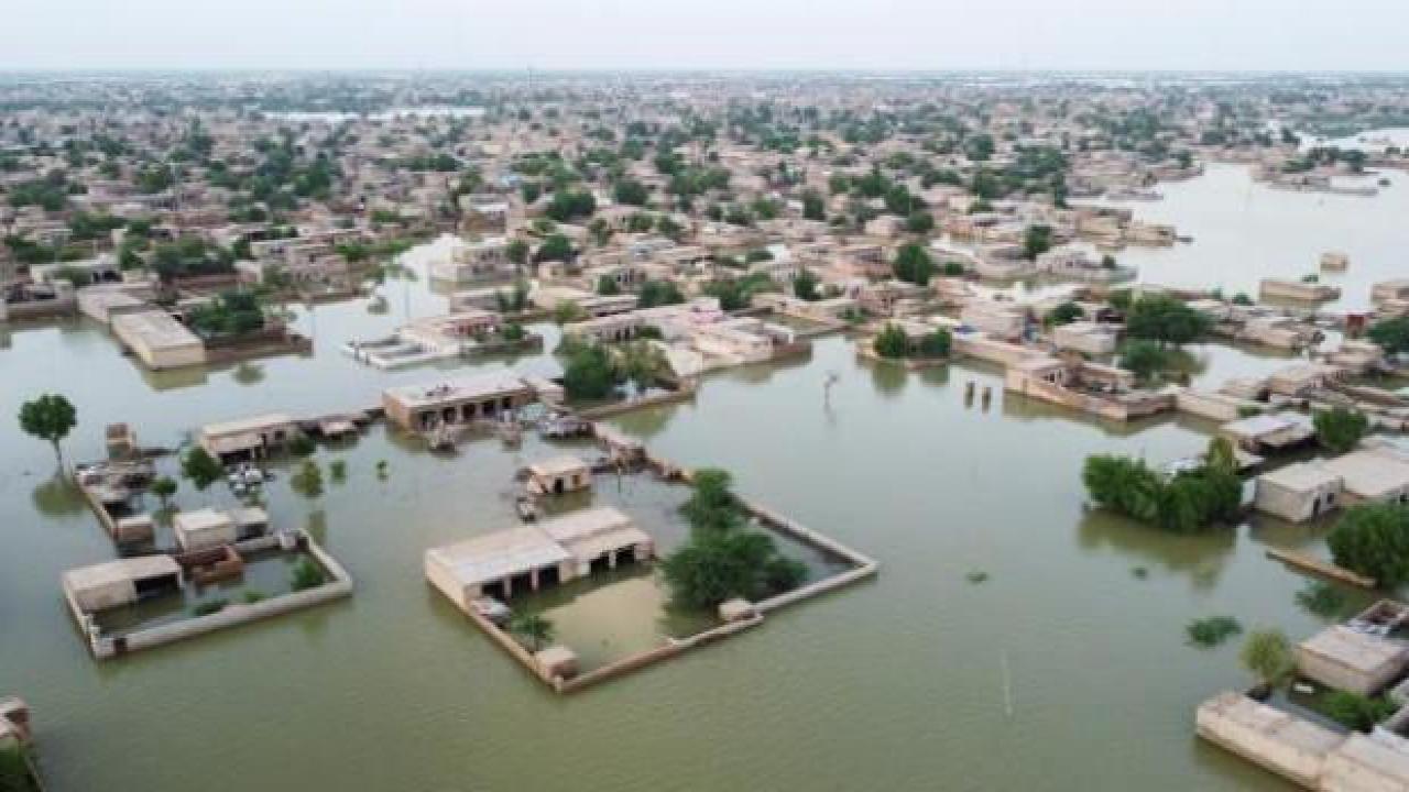 Pakistan'da muson yağmurları etkili oluyor: Can kaybı 1606 oldu