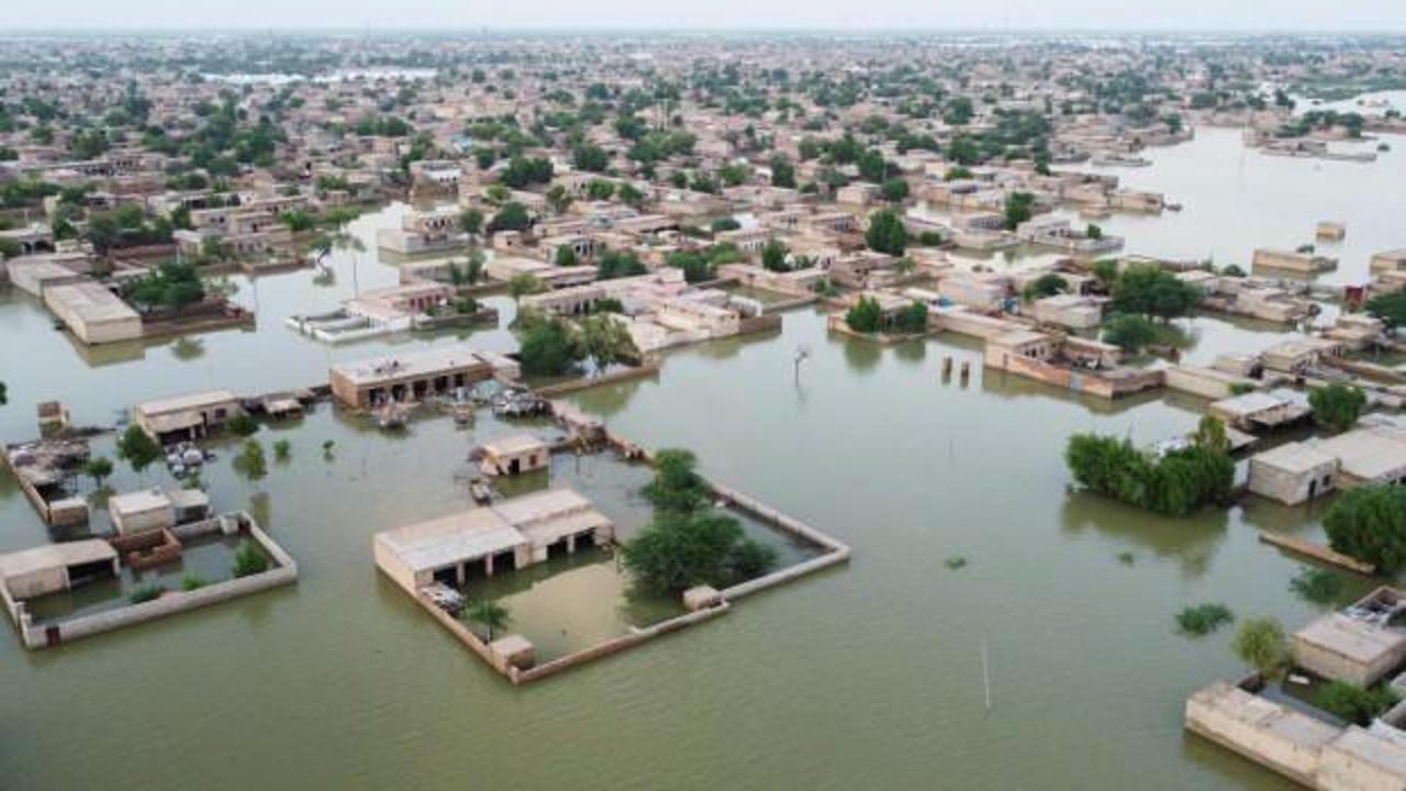 Pakistan'da şiddetli yağış! Çok sayıda kişi hayatını kaybetti