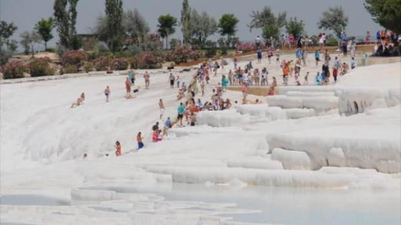 Pamukkale, turist sayısında şimdiden geçen yılı geride bıraktı