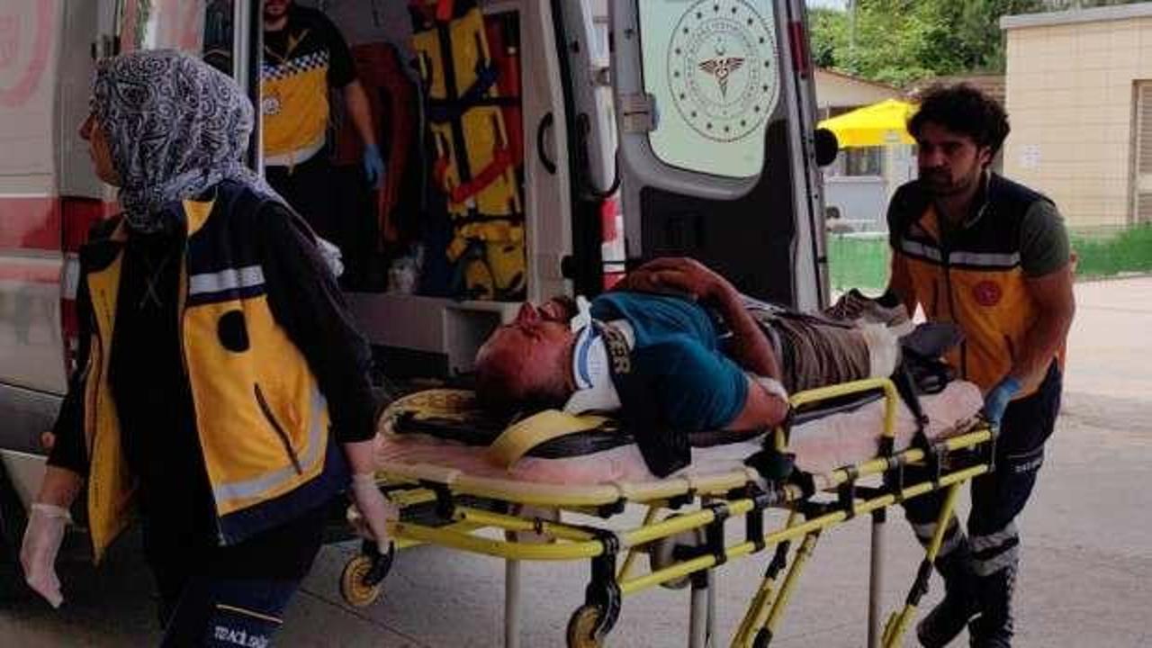 Para taşıyan banka minibüsü ile kamyonet çarpıştı: 2 yaralı