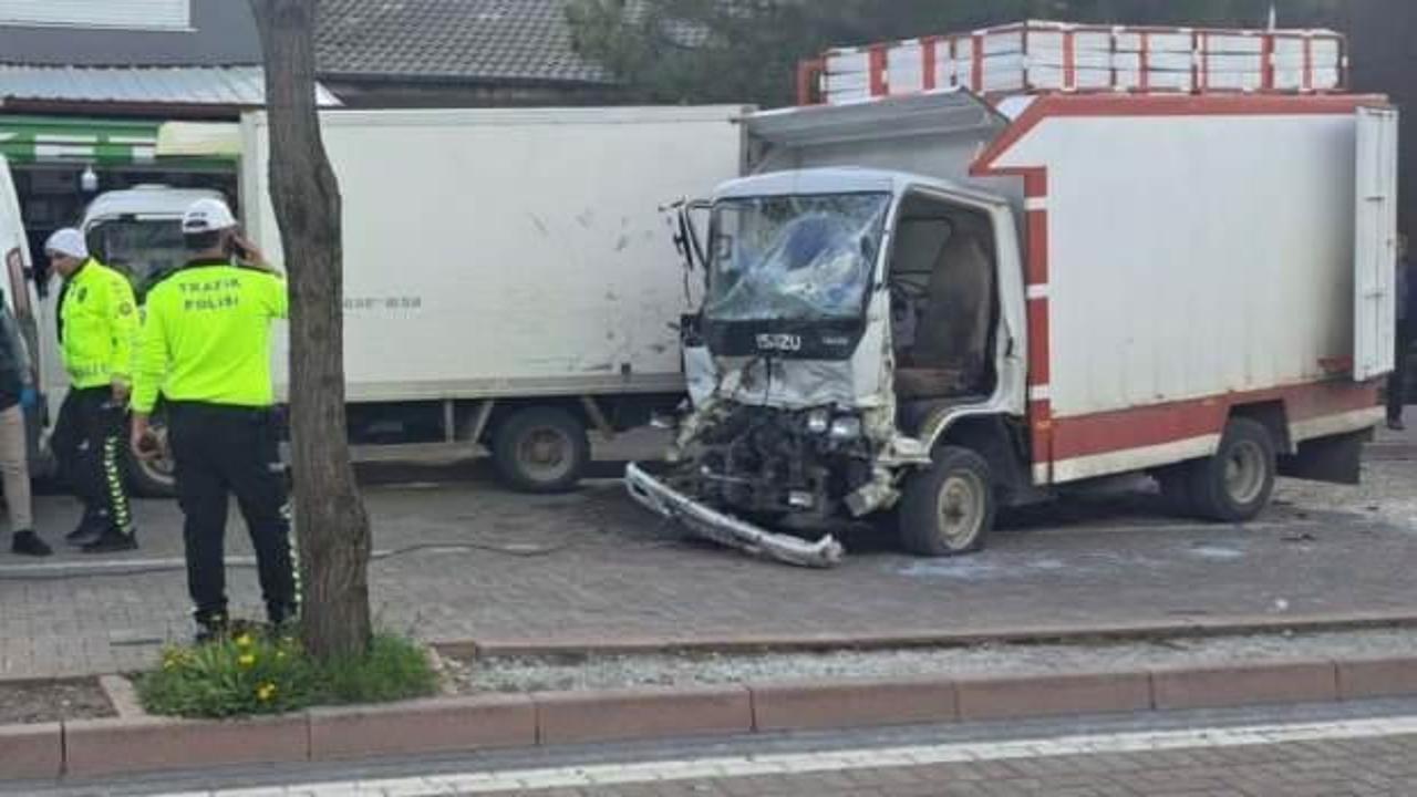 Park halindeki araca çarpan kamyonetin sürücüsü öldü