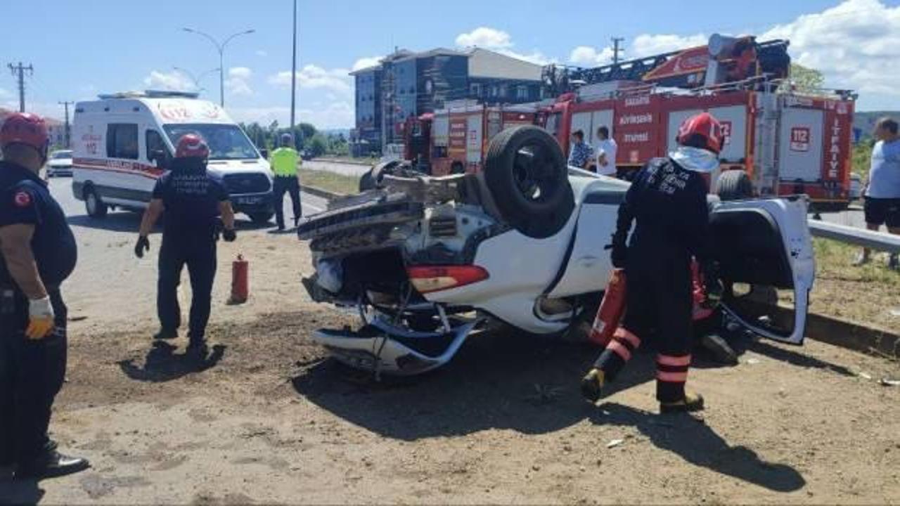 Patpatla çarpışan otomobil devrildi: 4 yaralı