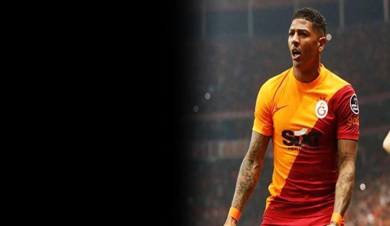 Patrick van Aanholt'un bileti kesildi!