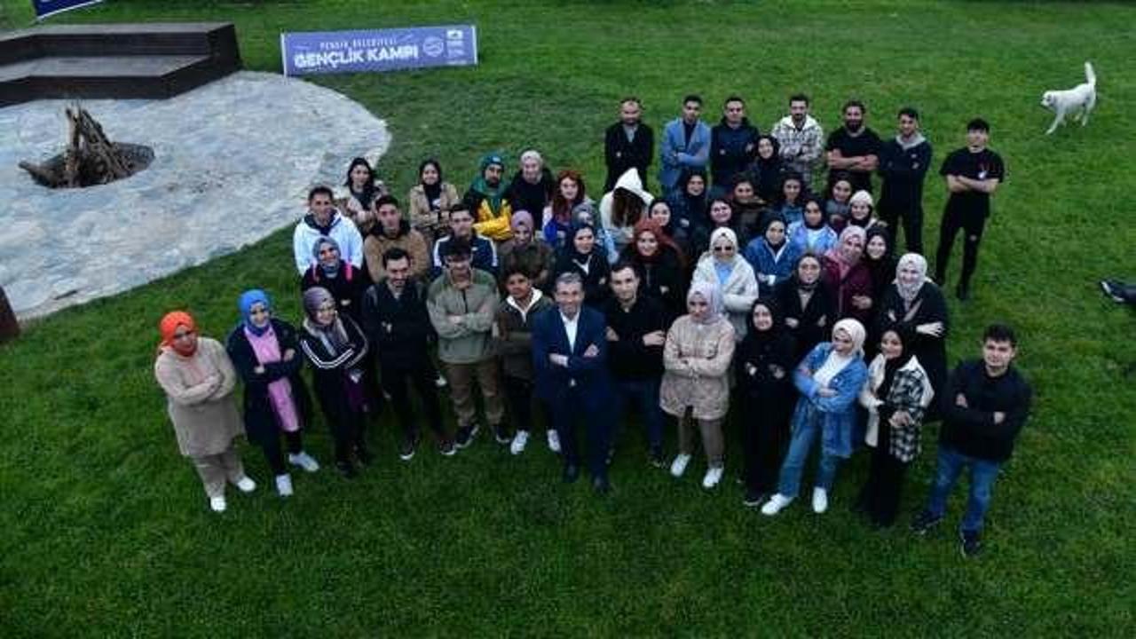 Pendik Belediyesi'nden yeni üniversitelilere 5 bin TL destek