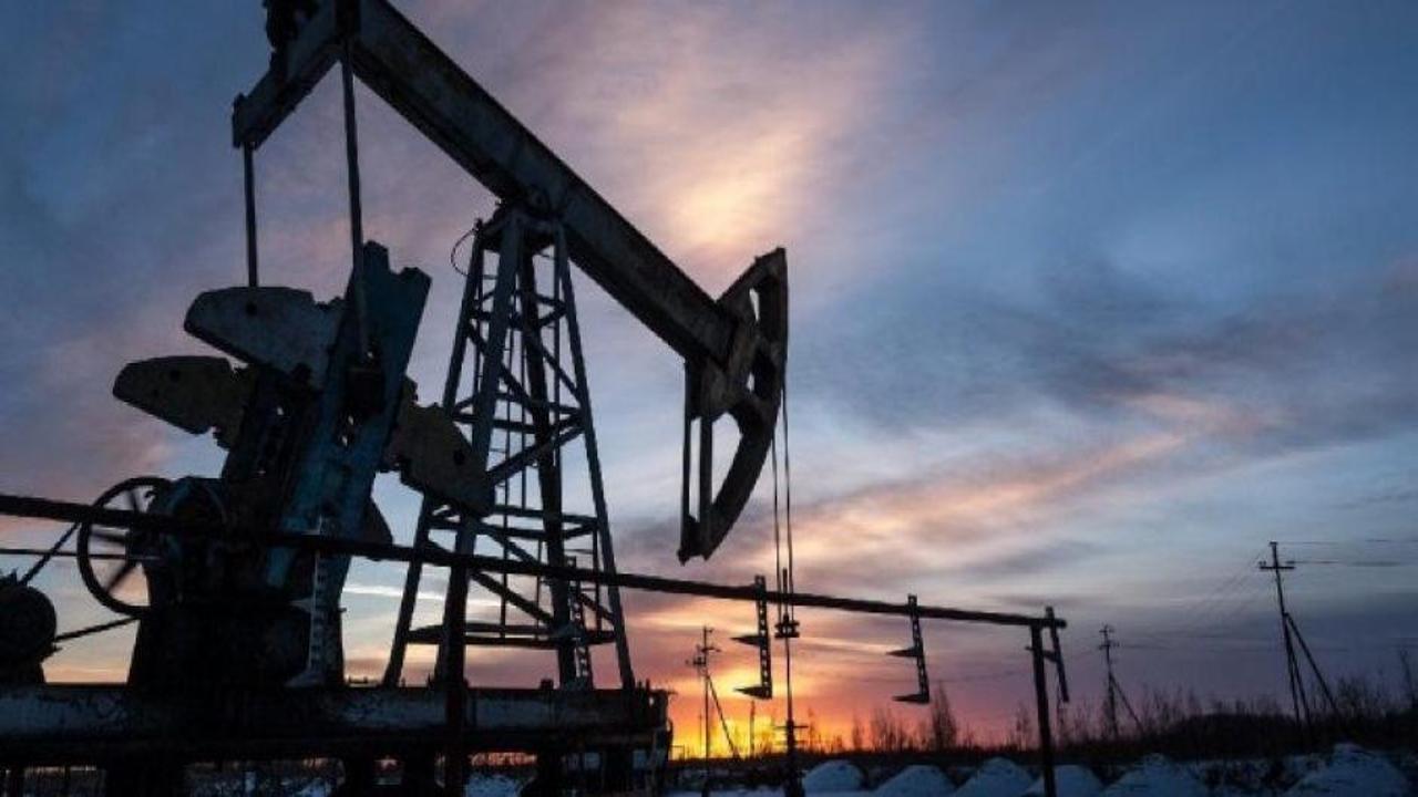 Petrol fiyatlarında düşüş hız kesmiyor