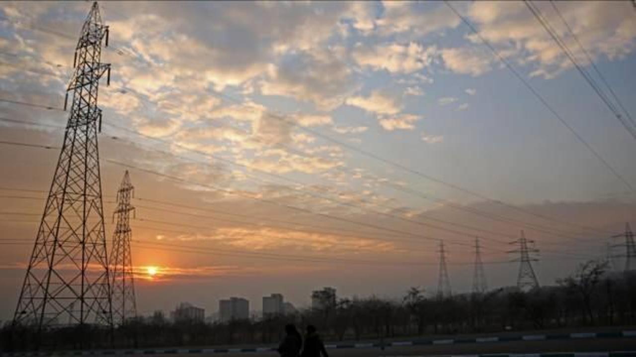Petrol zengini İran, enerji krizini aşmaya çalışıyor
