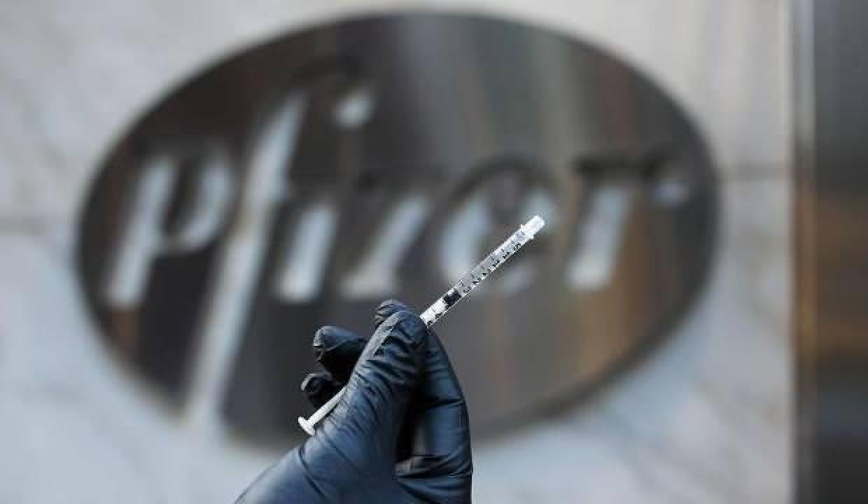 Pfizer’ın CEO'su Bourla: Dördüncü destek aşısı gerekli