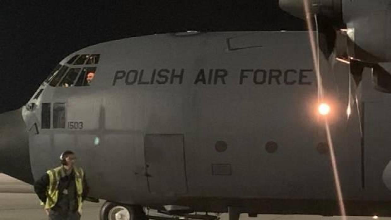 Polonya'dan Moldova'ya 6 uçak dolusu silah ve mühimmat