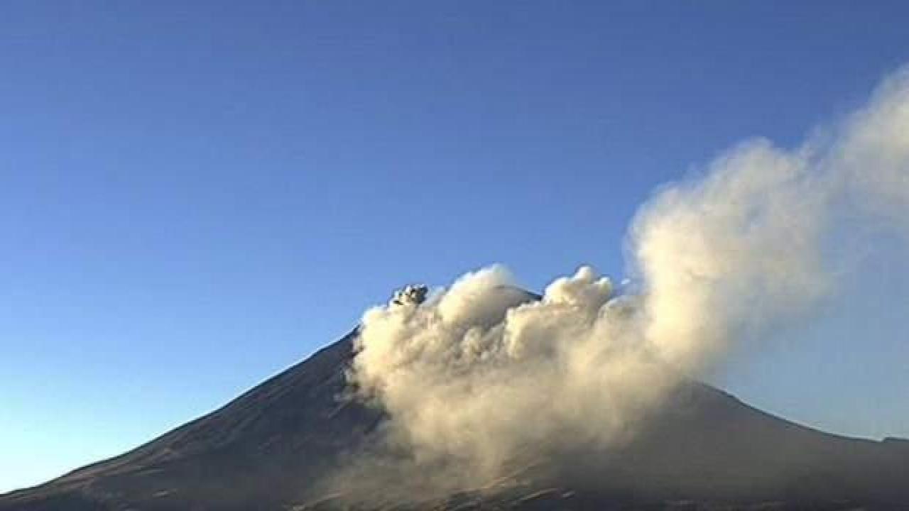 Popocatepetl Yanardağı’nda son 24 saatte 7 patlama
