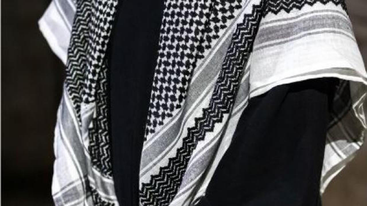 Profesör kefiye taktığı için bir kişiyi taciz etti