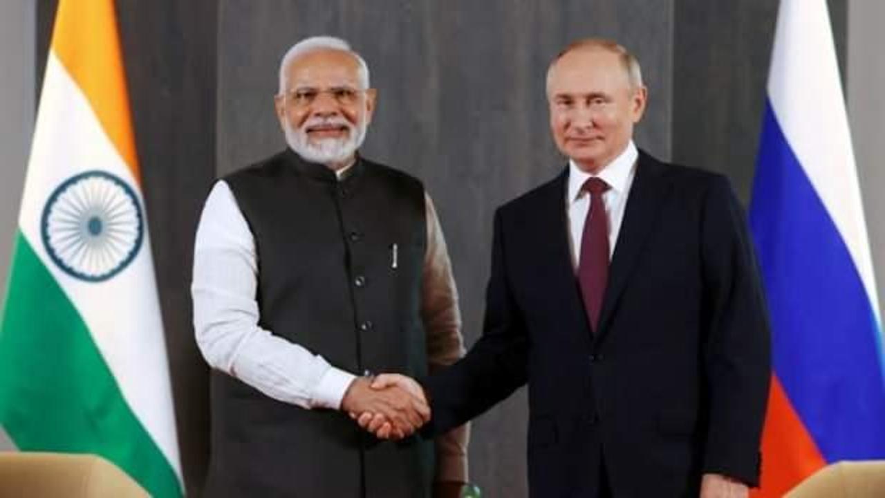 Putin ile Modi, Moskova'da bir araya geldi