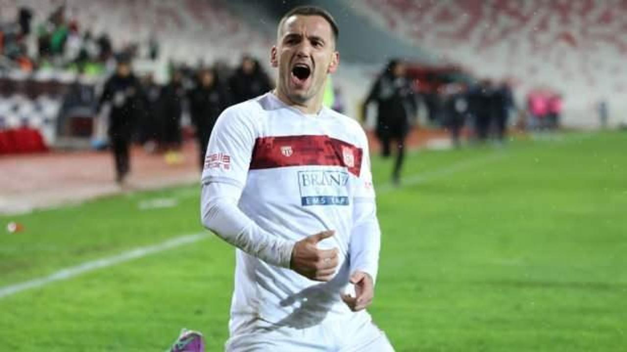 Rey Manaj için transfer açıklaması! Hocası duyurdu