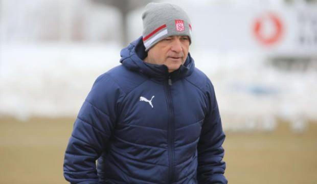 Rıza Çalımbay'dan Burak Yılmaz'a destek