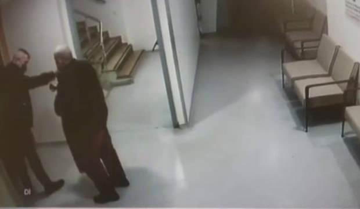 Röntgene gelen hastaları 'emanetçi' gibi kandırıp dolandırdı
