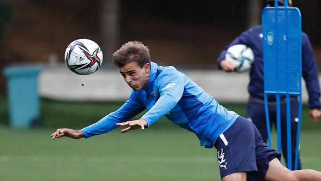 Ruhan Arda Aksoy kimdir ve hangi mevkide oynuyor? Fenerbahçe'nin yeni yıldız adayı Prag'a götürüldü!