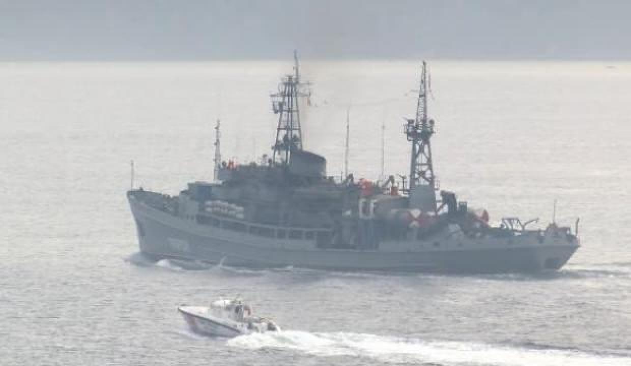 Rus savaş gemisi İstanbul Boğazı'ndan geçti