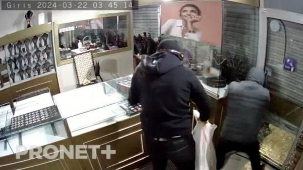 Sadece 3 dakikada yetti! 15 milyonluk altını böyle çaldılar