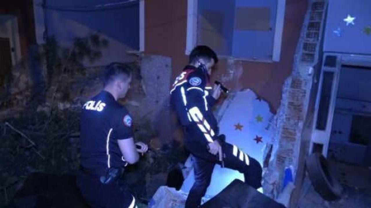Sağlık ekibine yardım eden polisi bıçakla yaralayıp kaçtı