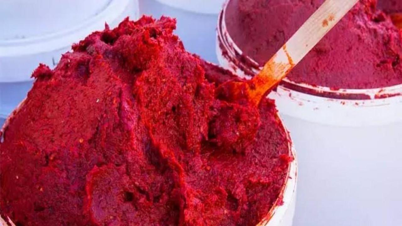 Sahte ürünlere yenileri eklendi... İşte salça diye sattıkları madde