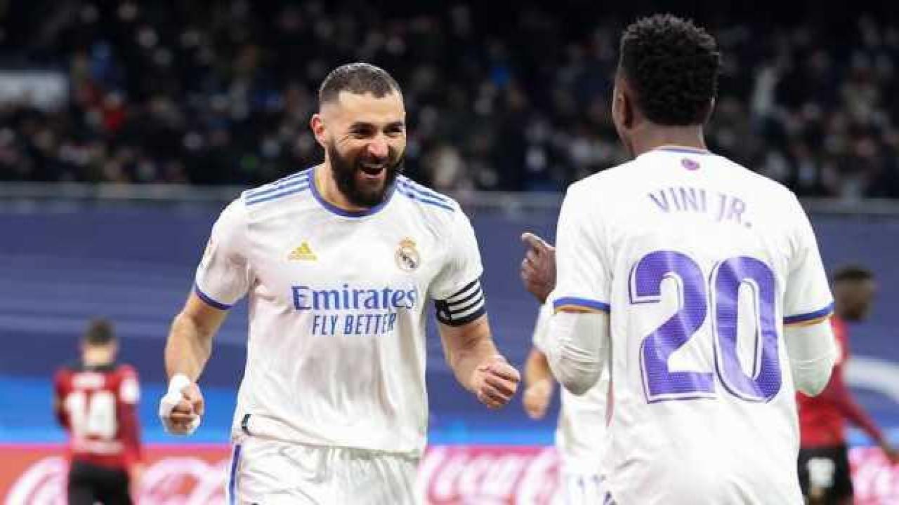 Şampiyonlar Ligi'nde sezonun en iyi 11'i belli oldu!