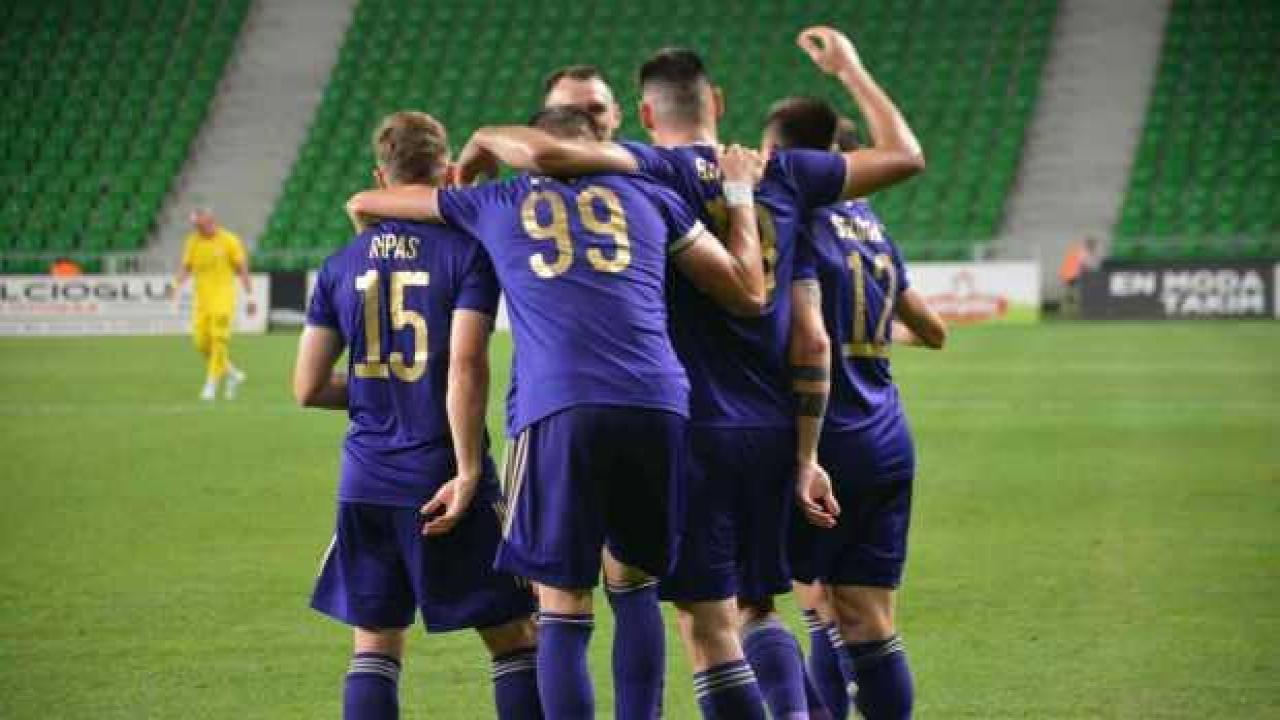 Şampiyonlar Ligi'nde turlayan takımlar belli oldu