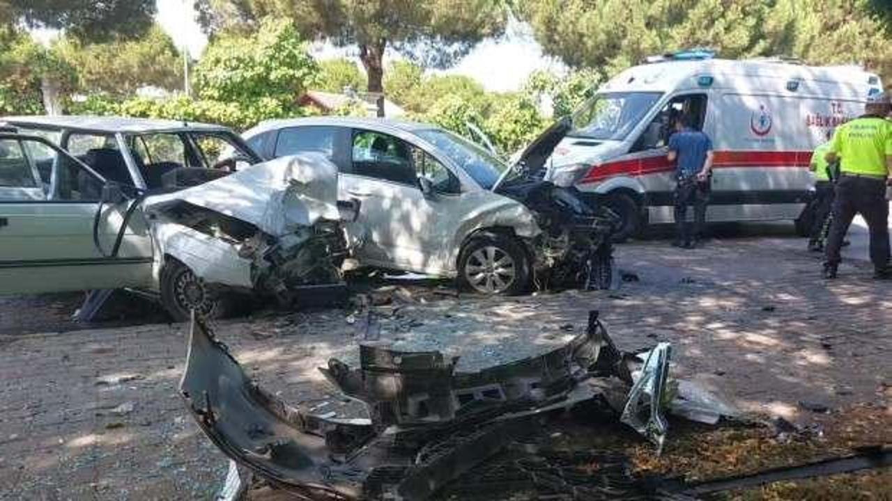 Samsun'da 2 otomobil kafa kafaya çarpıştı