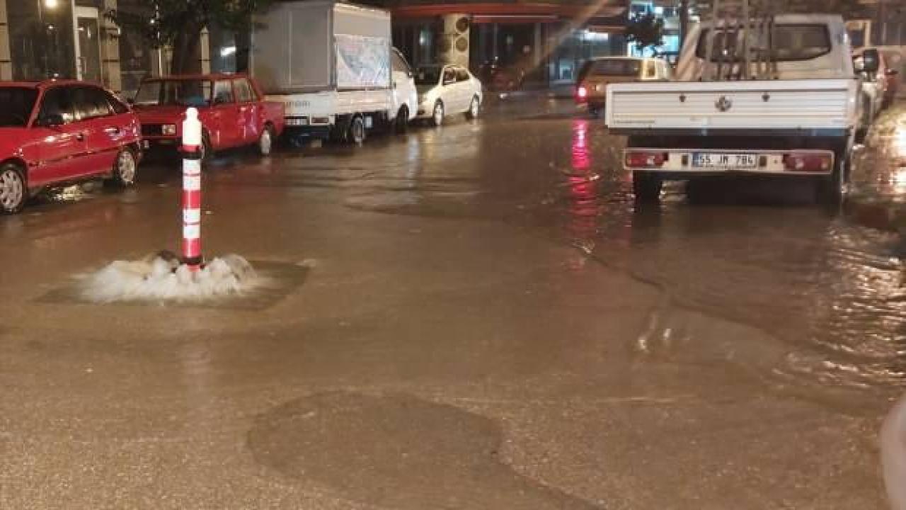 Samsun'un Bafra ilçesinde sağanak hayatı olumsuz etkiledi