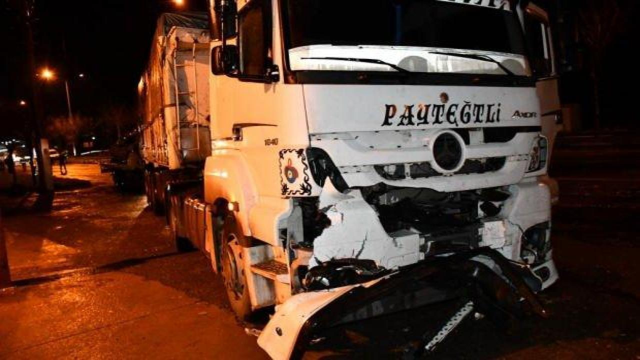 Şanlıurfa’da park halindeki otomobile tır çarptı: 1 yaralı