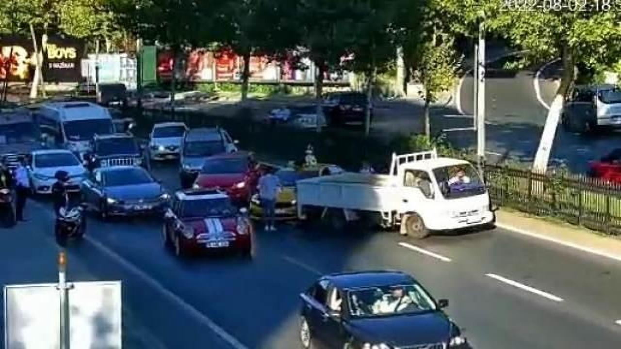 Sarıyer'de film gibi olay: Tartışma sonrası taksi kaputunda yolculuk