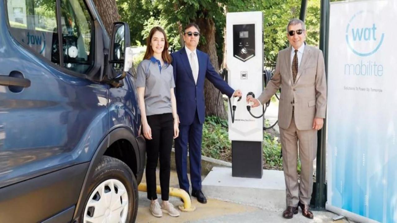 Şarj istasyonunda devler yarışıyor