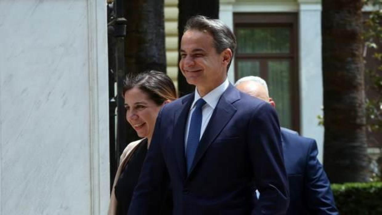 Seçimin galibi Miçotakis hükümeti kurma görevini iade etti