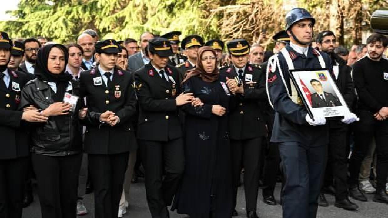 Şehit Jandarma Uzman Çavuş İlhan İstanbul'da son yolculuğuna uğurlandı