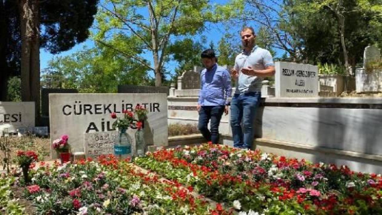 Sevenleri Cüneyt Arkın'ın mezarını boş bırakmıyor