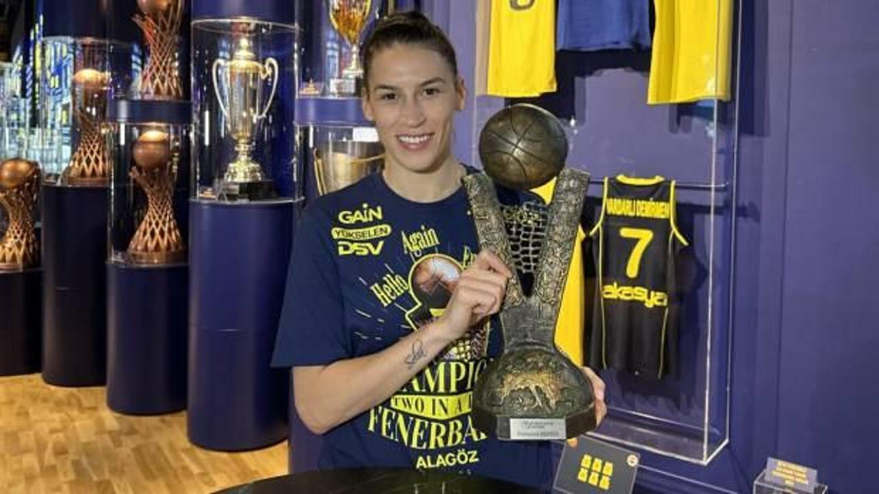 Sevgi Uzun: 4 kupayı alıp tarihi bir sezon yaşamak çok büyük bir gurur