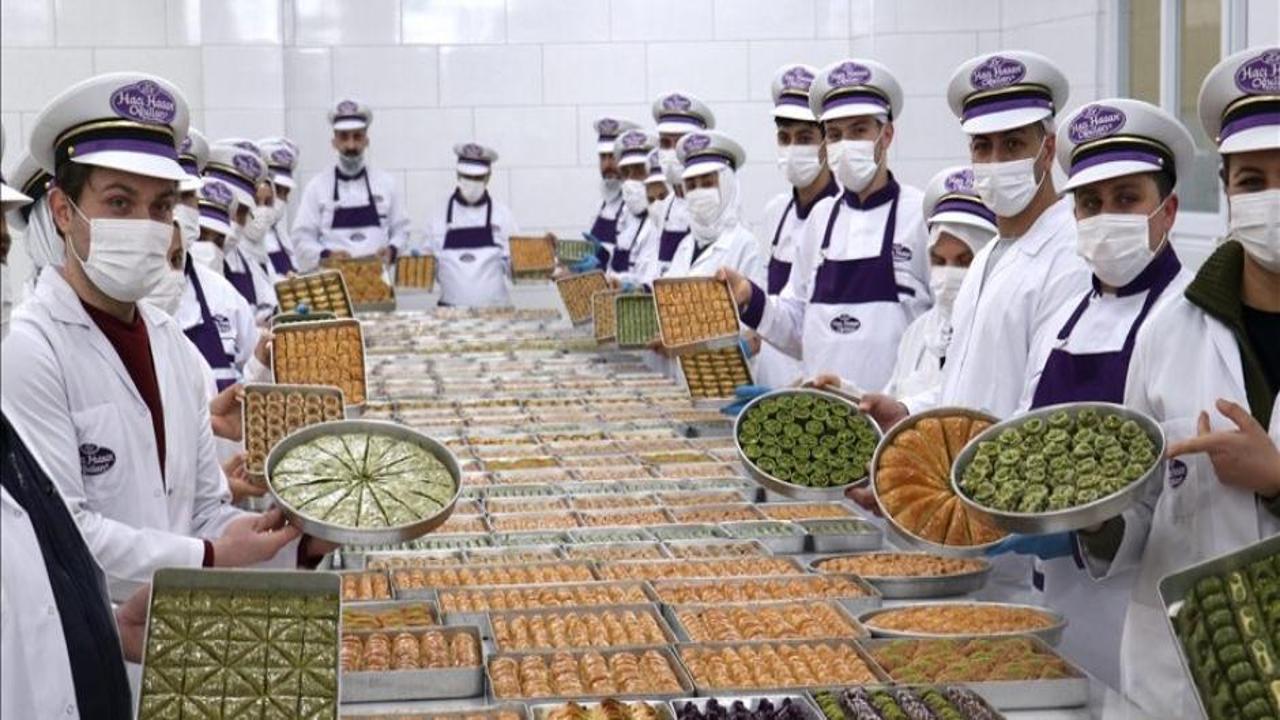 Seyyar tezgahta işe başladı, şimdi 100 ülkeye satıyor