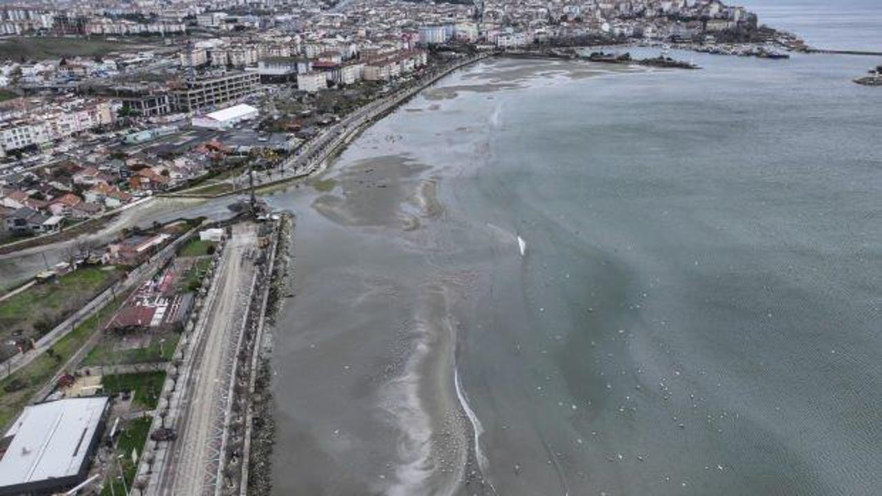 Silivri'de deniz suyu çekildi!