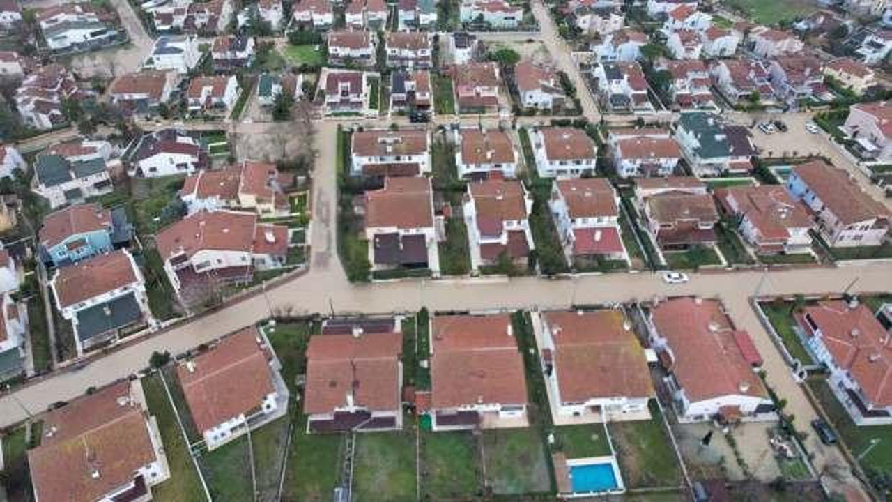 Silivri'de dere taştı, sokaklar göle döndü!