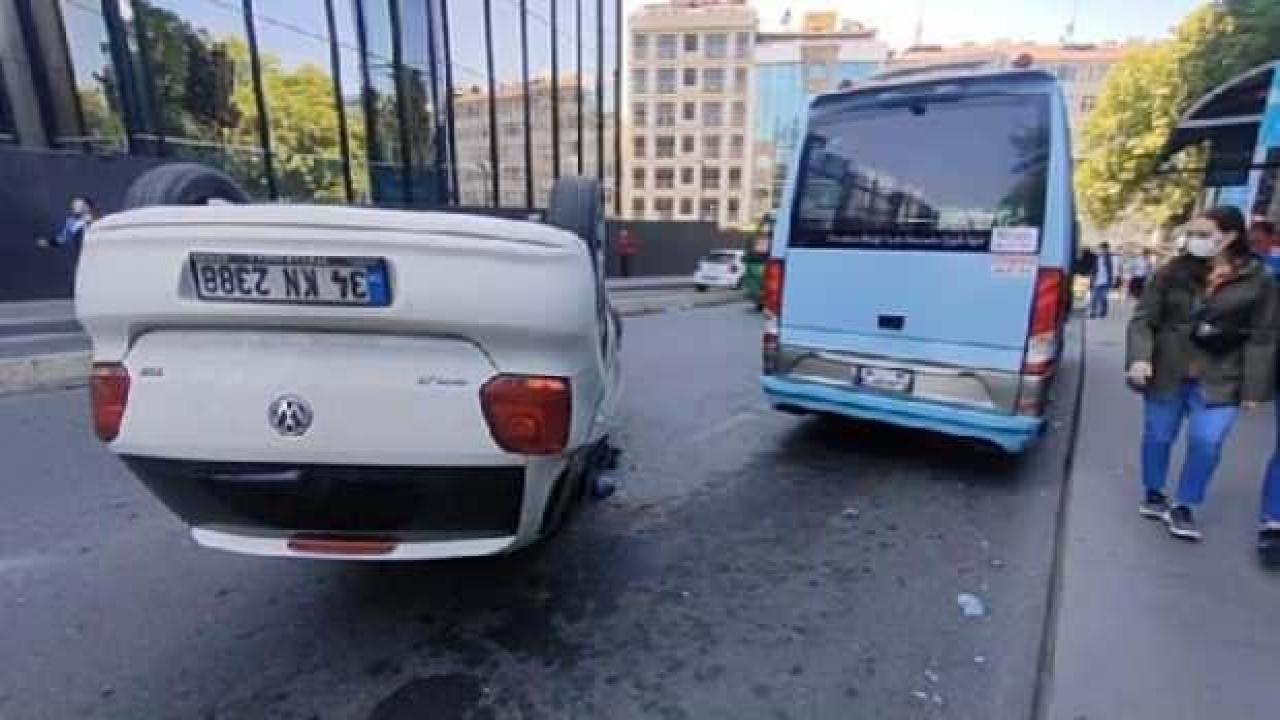 Şişli'de otomobil takla attı