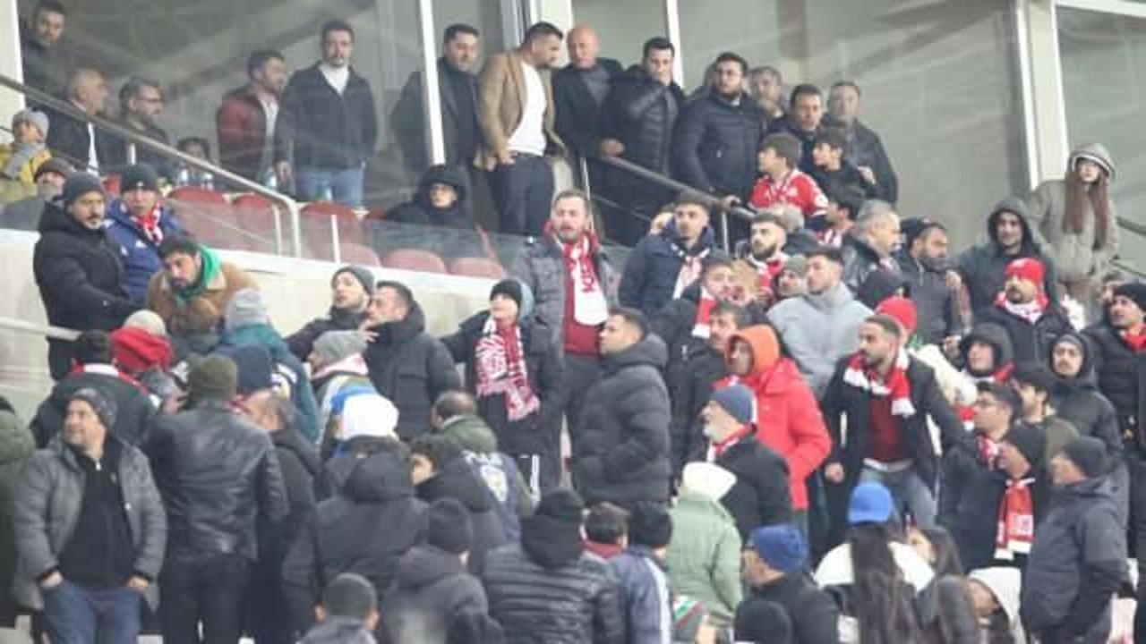 Sivas tribünlerinde istifa sesleri!