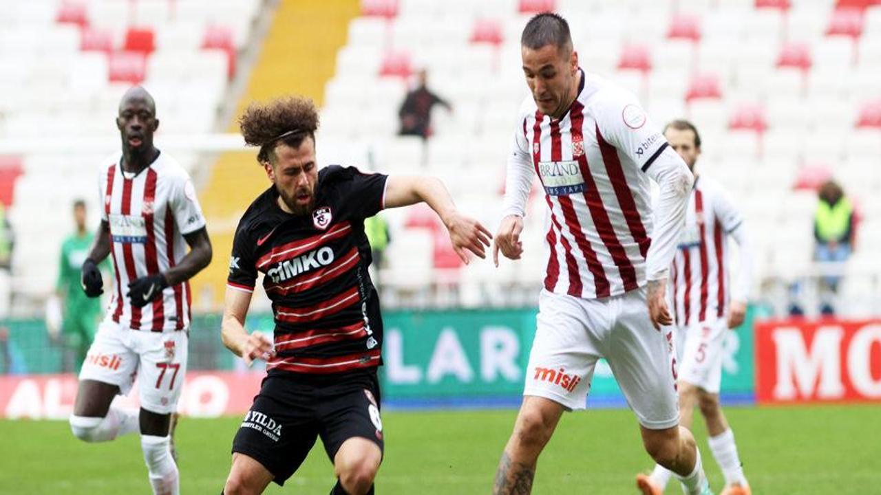 Sivasspor 2-0'ı koruyamadı! Gaziantep FK 1 puanı kaptı