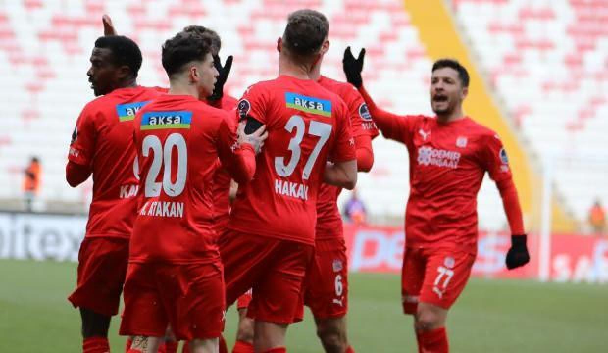 Sivasspor 3 puana 90+1'de uzandı!